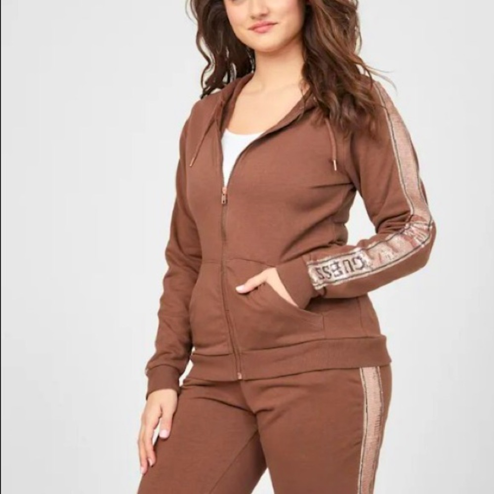 Brand new with tag. Selling because it’s past return deadline.